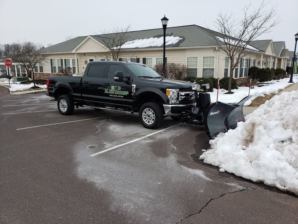 snow-plow-driveway